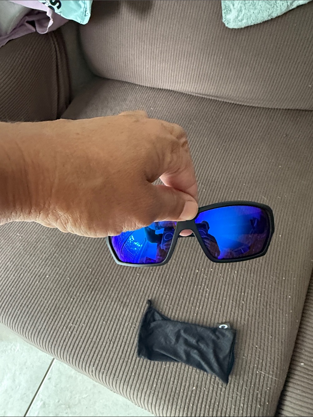 Men's Sport Sunglasses with Blue Mirrored Lenses - Black Frame